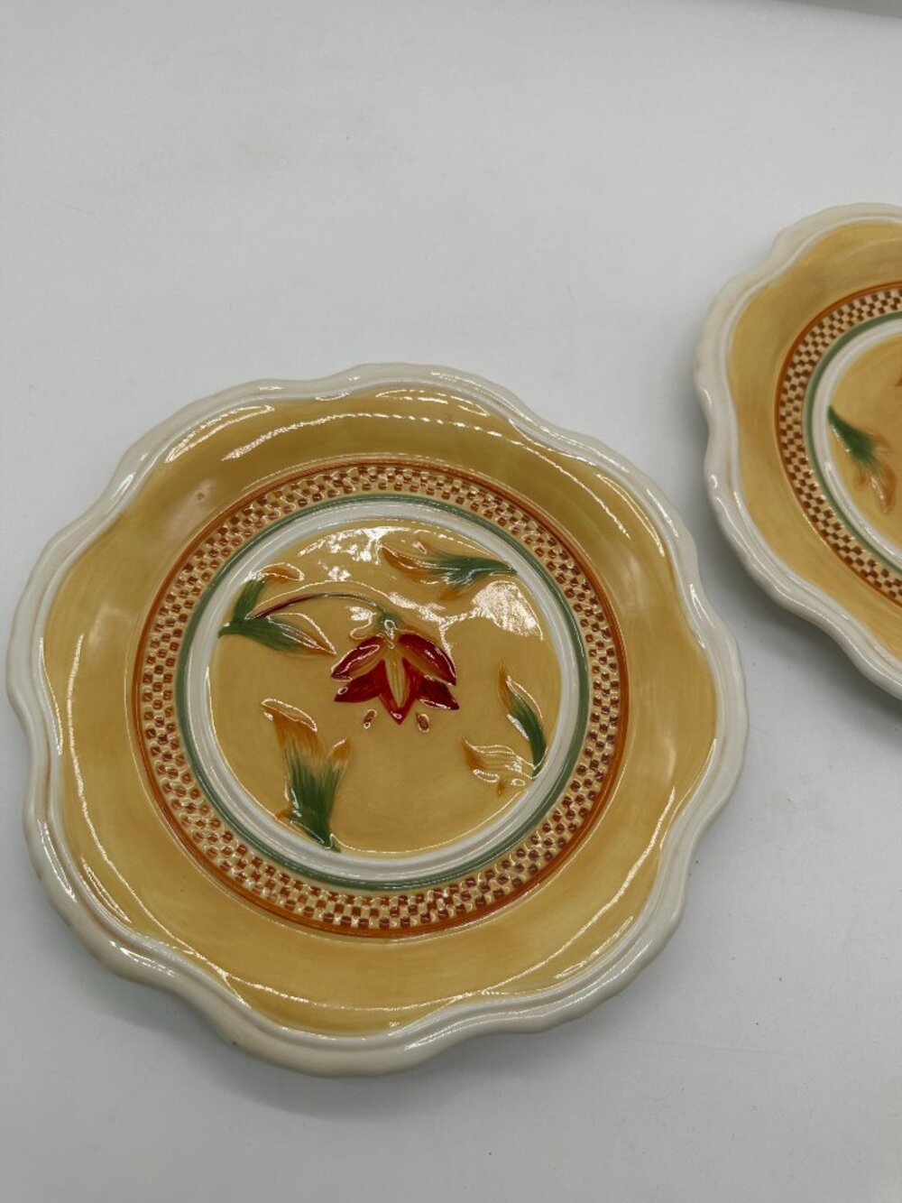 EUC Fitz and Floyd Bellacara Salad Plates Yellow Goldenrod 8 3/8" Set of 2 - Picture 2 of 4